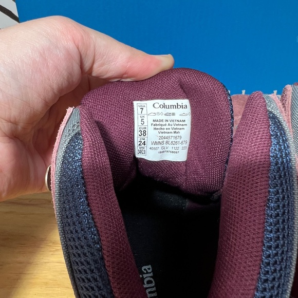 Columbia Women's Newton Ridge Bc Hiking Shoe size 7 - Picture 7 of 9